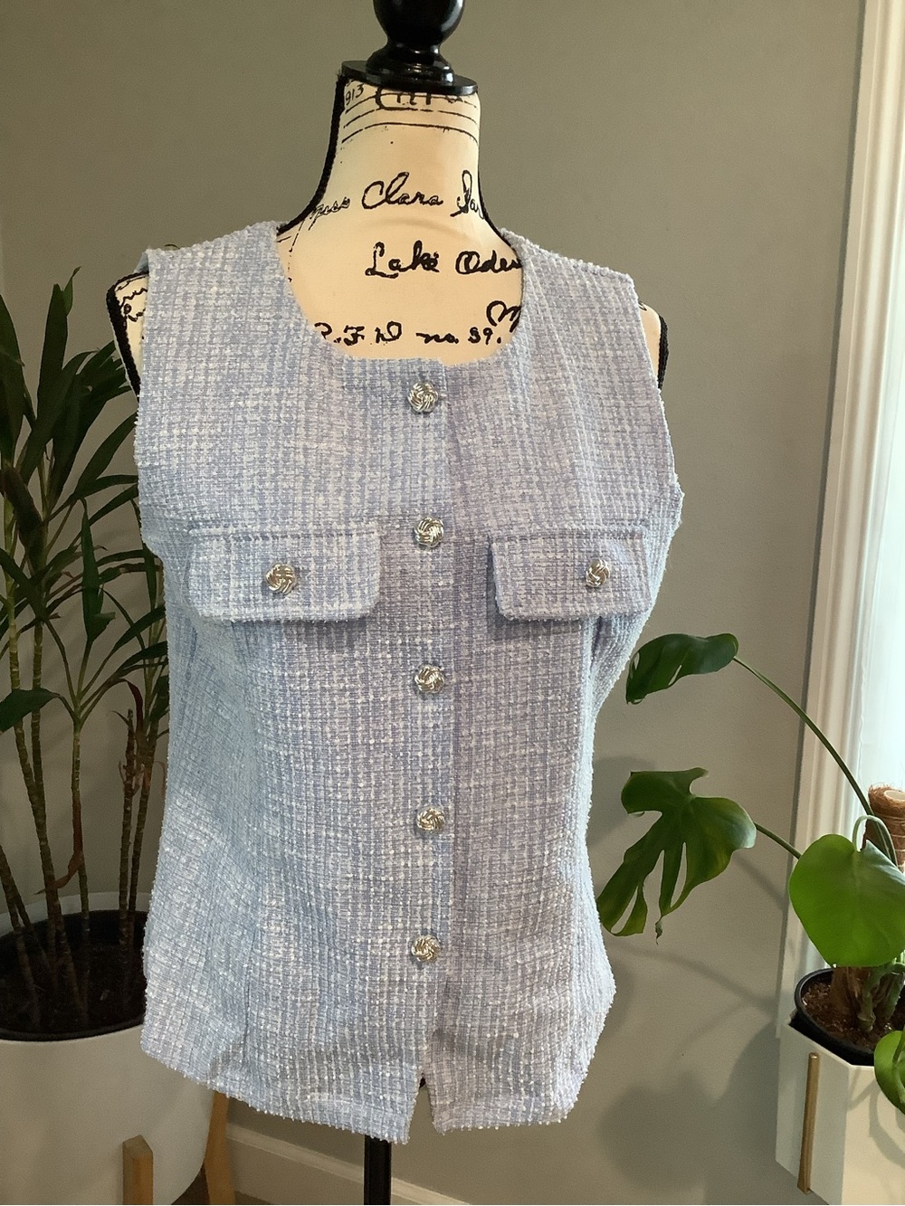 Badgley Mischka Light Blue Tweed Sleeveless Button Front Top NWT